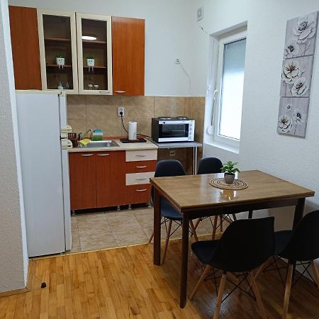 אוהריד Finesi Apartments 3 מראה חיצוני תמונה